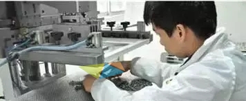 分析舞臺燈光質量優略 產品差異效果圖