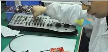 分析舞臺燈光質量優略 產品差異效果圖