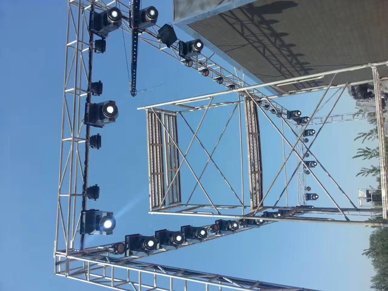 戶(hù)外怎么應(yīng)用舞臺(tái)燈光？效果圖