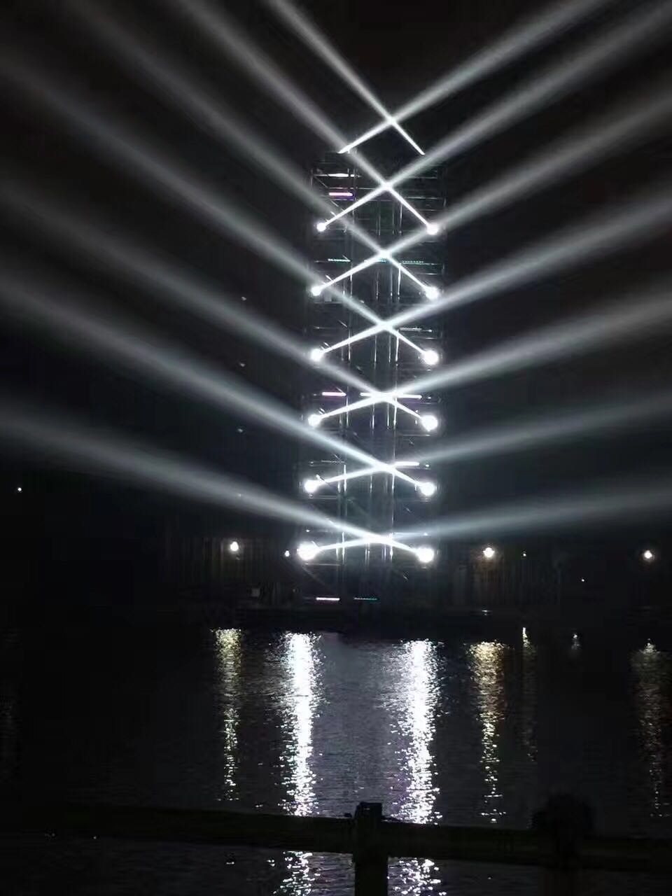 戶(hù)外怎么應(yīng)用舞臺(tái)燈光？效果圖