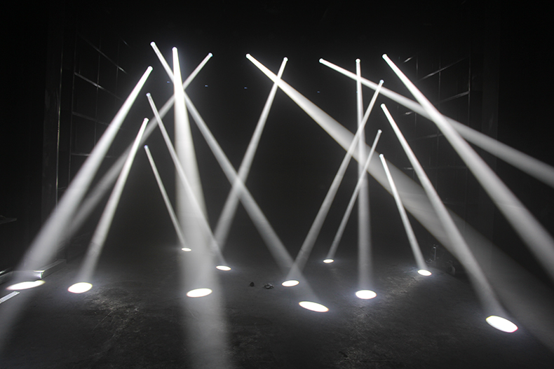 光束燈和搖頭燈的實(shí)際應(yīng)用?效果圖