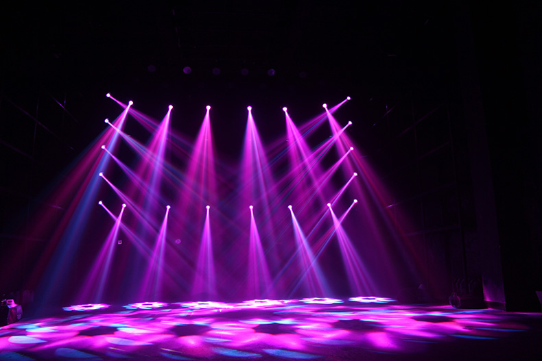 光束燈和搖頭燈的實(shí)際應(yīng)用?效果圖