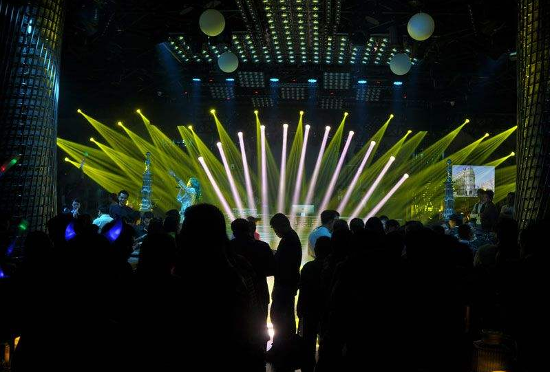 慢搖吧舞臺燈光設計方案效果圖